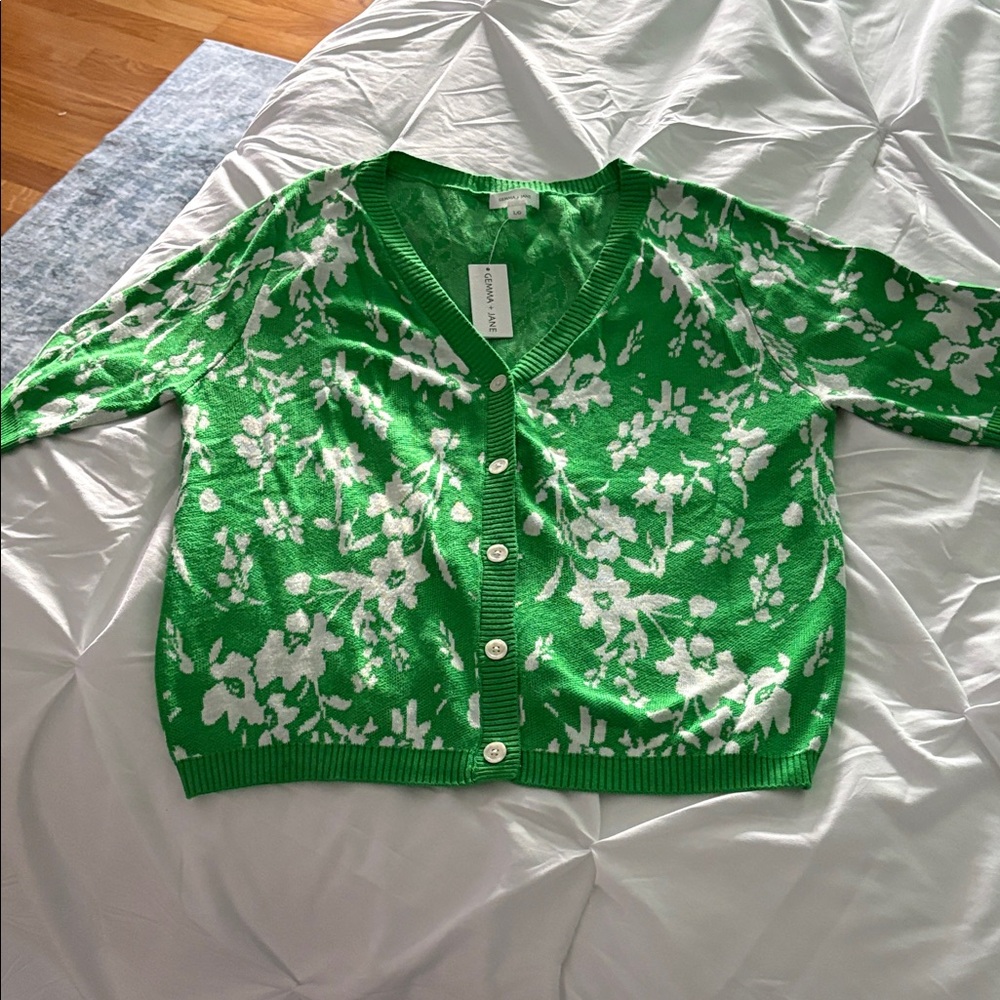 Gemma and Jane NWT Sz L Green Floral Cardigan Sweater
